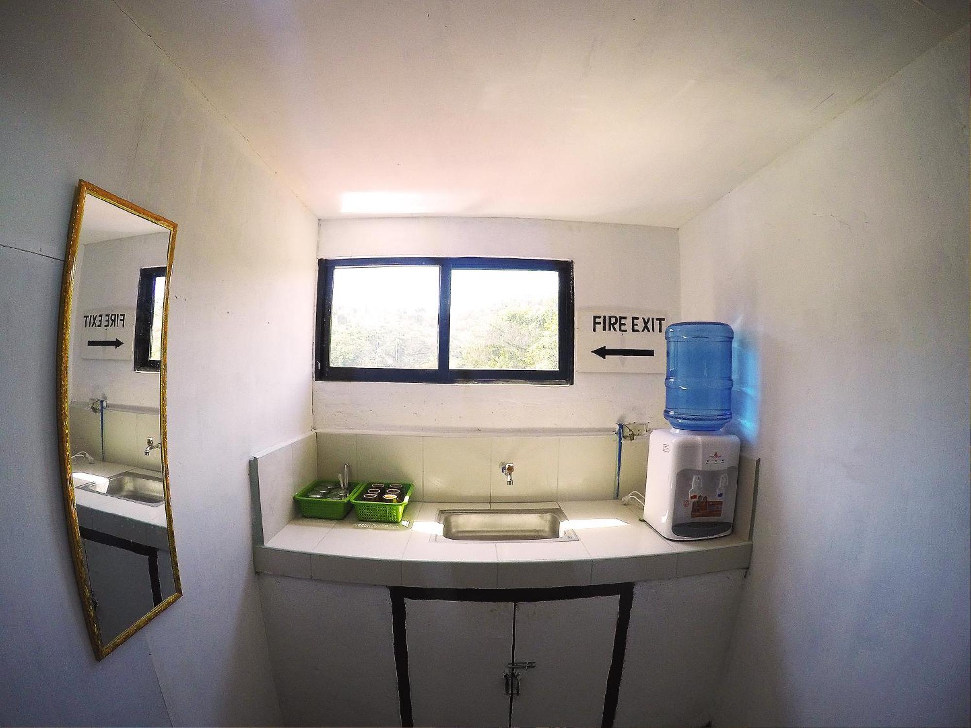 Full Moon Hostel Coron Dış mekan fotoğraf
