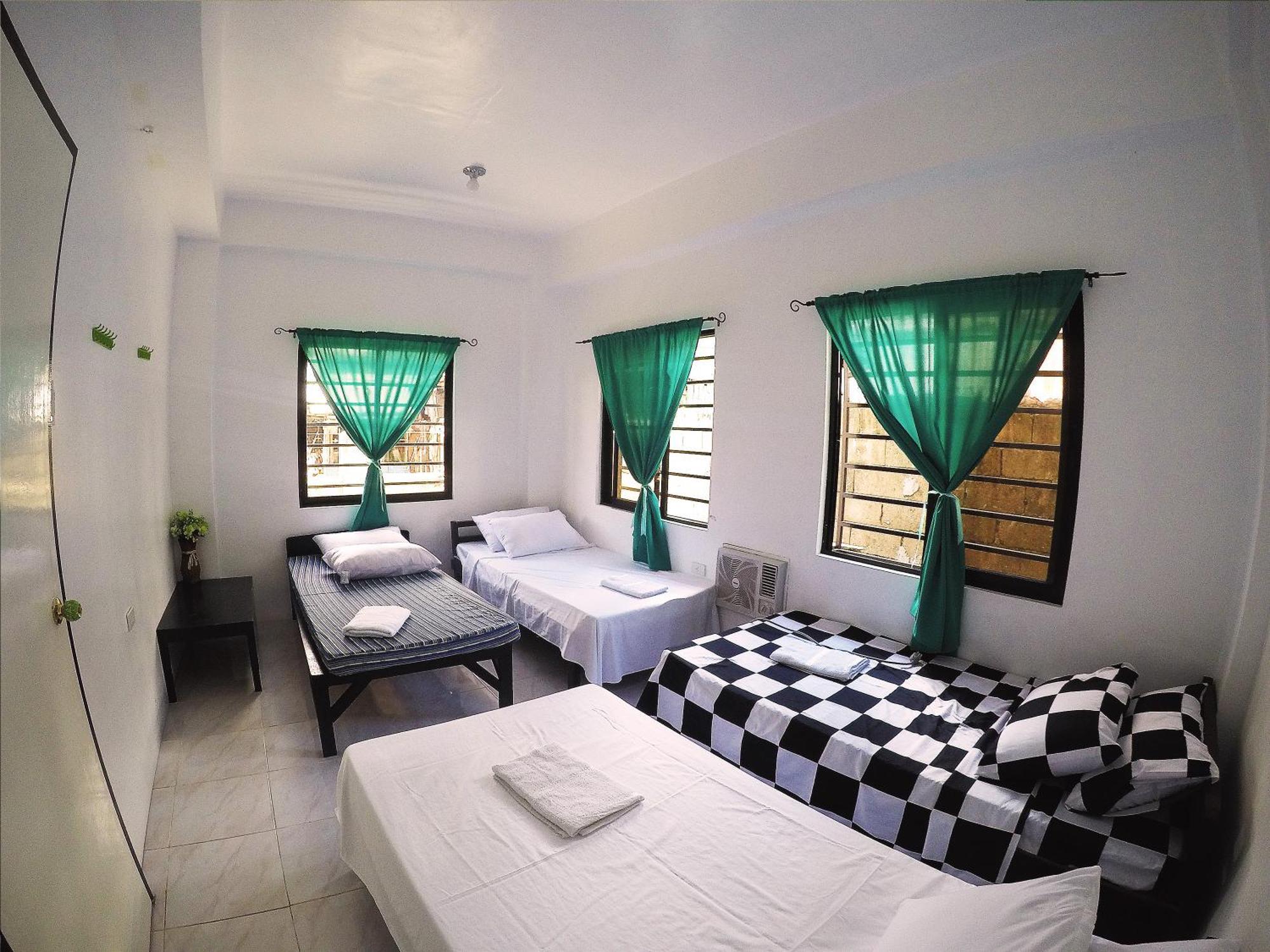 Full Moon Hostel Coron Dış mekan fotoğraf